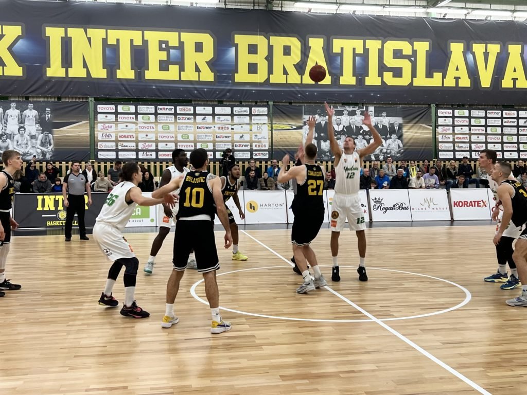 Inter prehral v Handlovej, Lučenec uspel v predĺžení, Levice zdolali jasne Spišskú