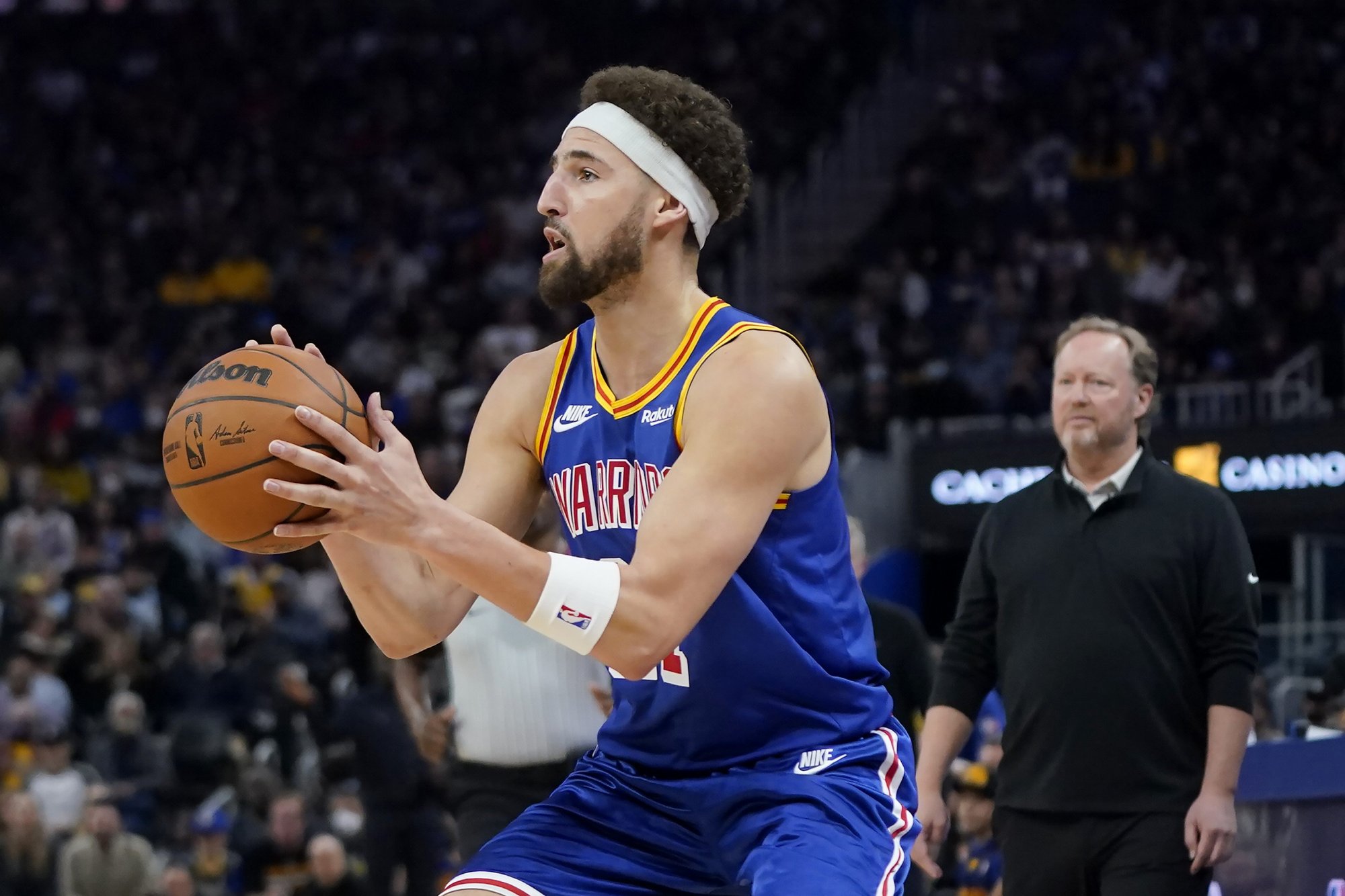 VIDEO: Zraneného Curryho parádne zastúpil Klay Thompson, dal 12 trojok