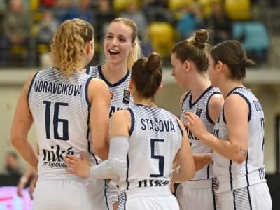 Slovenky presvedčivo zdolali Švajčiarsko a živia šancu na postup