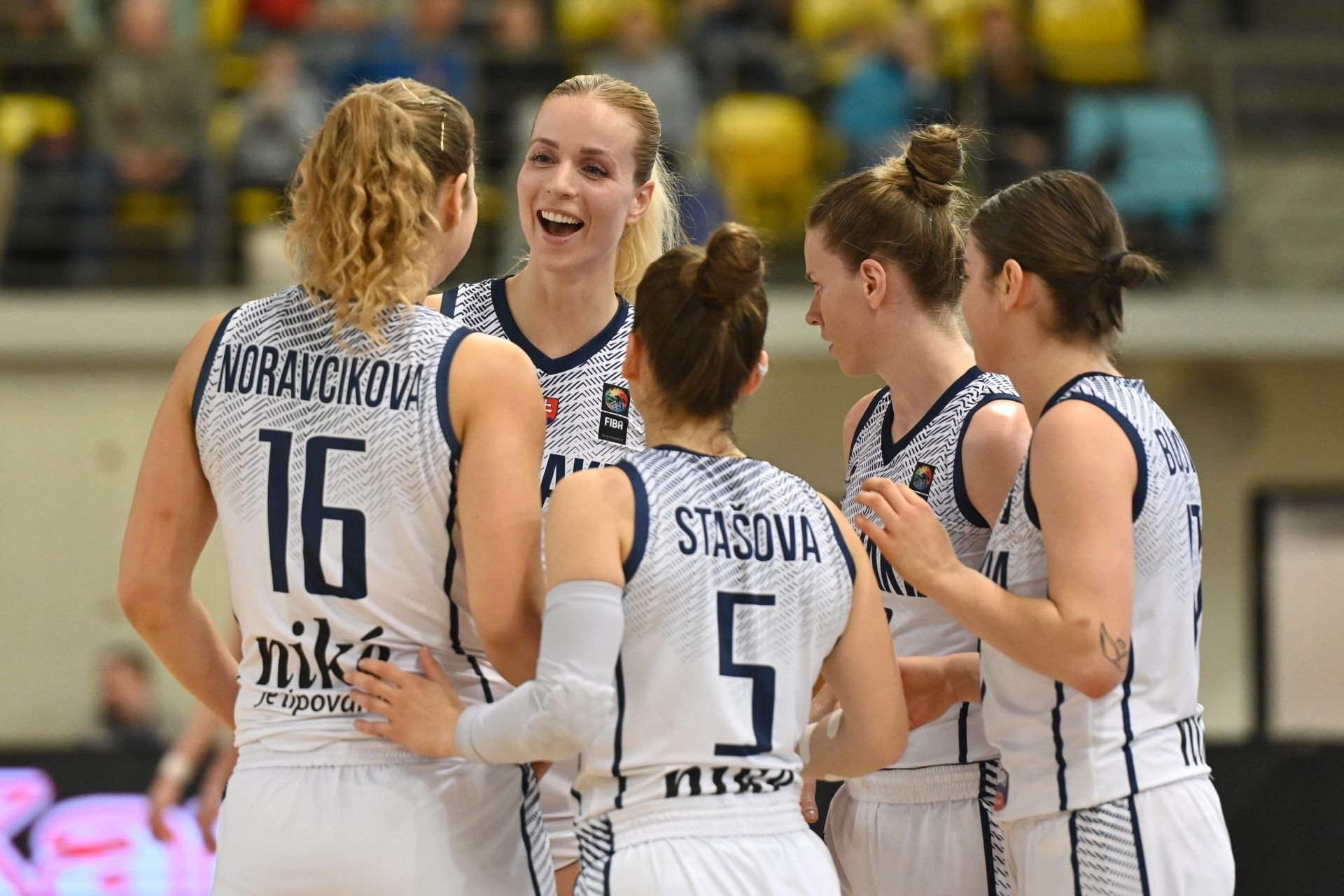 Slovenky presvedčivo zdolali Švajčiarsko a živia šancu na postup