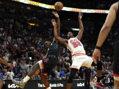VIDEO: Jimmy Butler rozhodol o výhre parádnym alley oop v poslednej sekunde