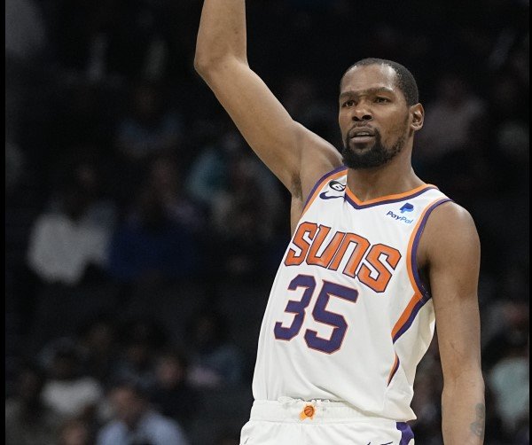 VIDEO: Durant debutoval za Phoenix, pomohol Suns k výhre
