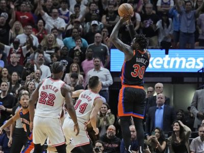 VIDEO: Knicks prehrali napriek 57 bodom Randla, Golden State uspelo po 11 prehrách za sebou