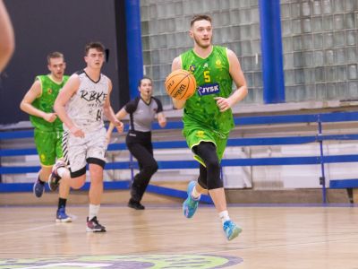 Neustúpi ani krok, je mojim vzorom. Hovorí Alex Krajčovič o bratovi Šimonovi