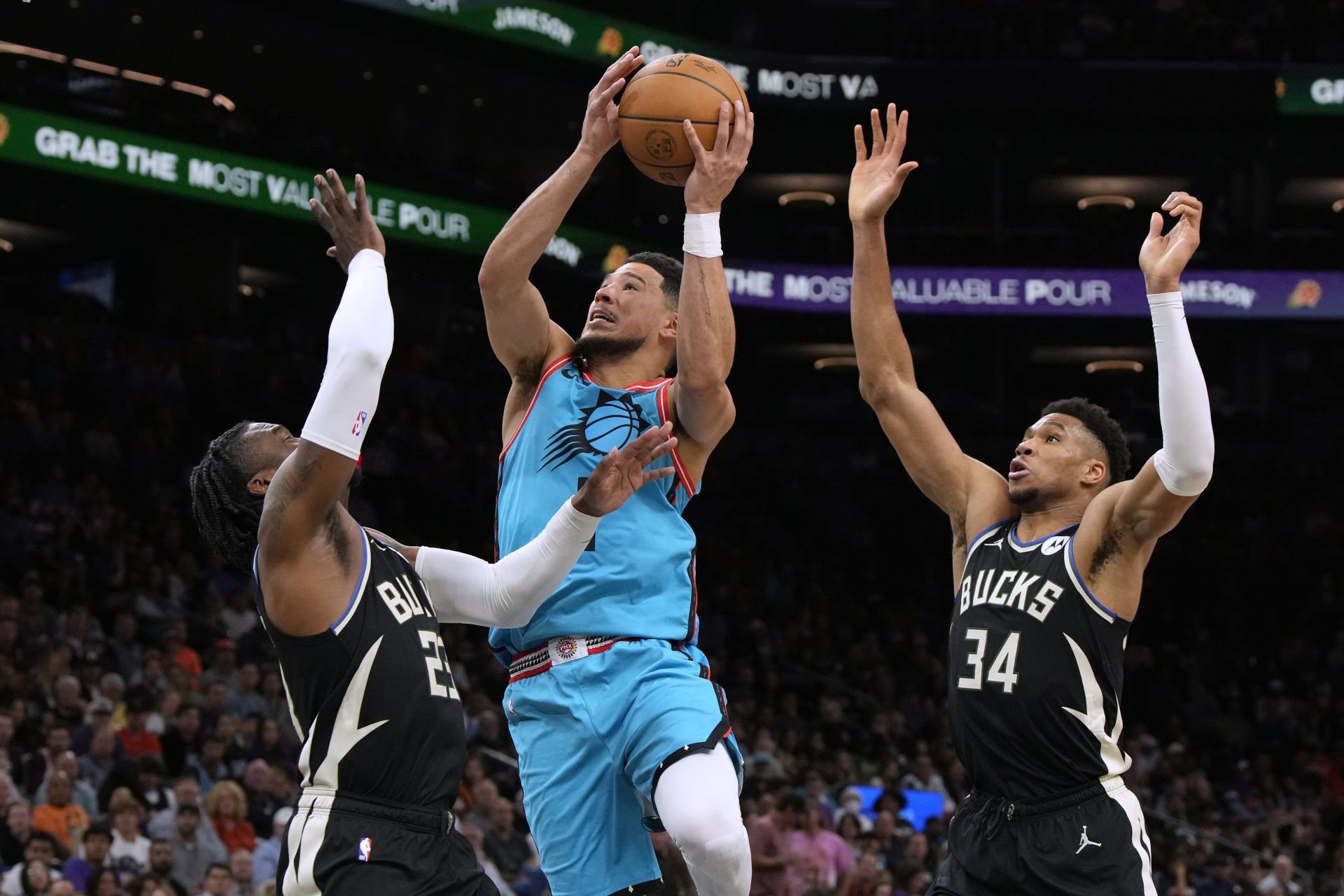 VIDEO: Giannis zatienil Bookera, Nuggets s Jokičom sa trápia