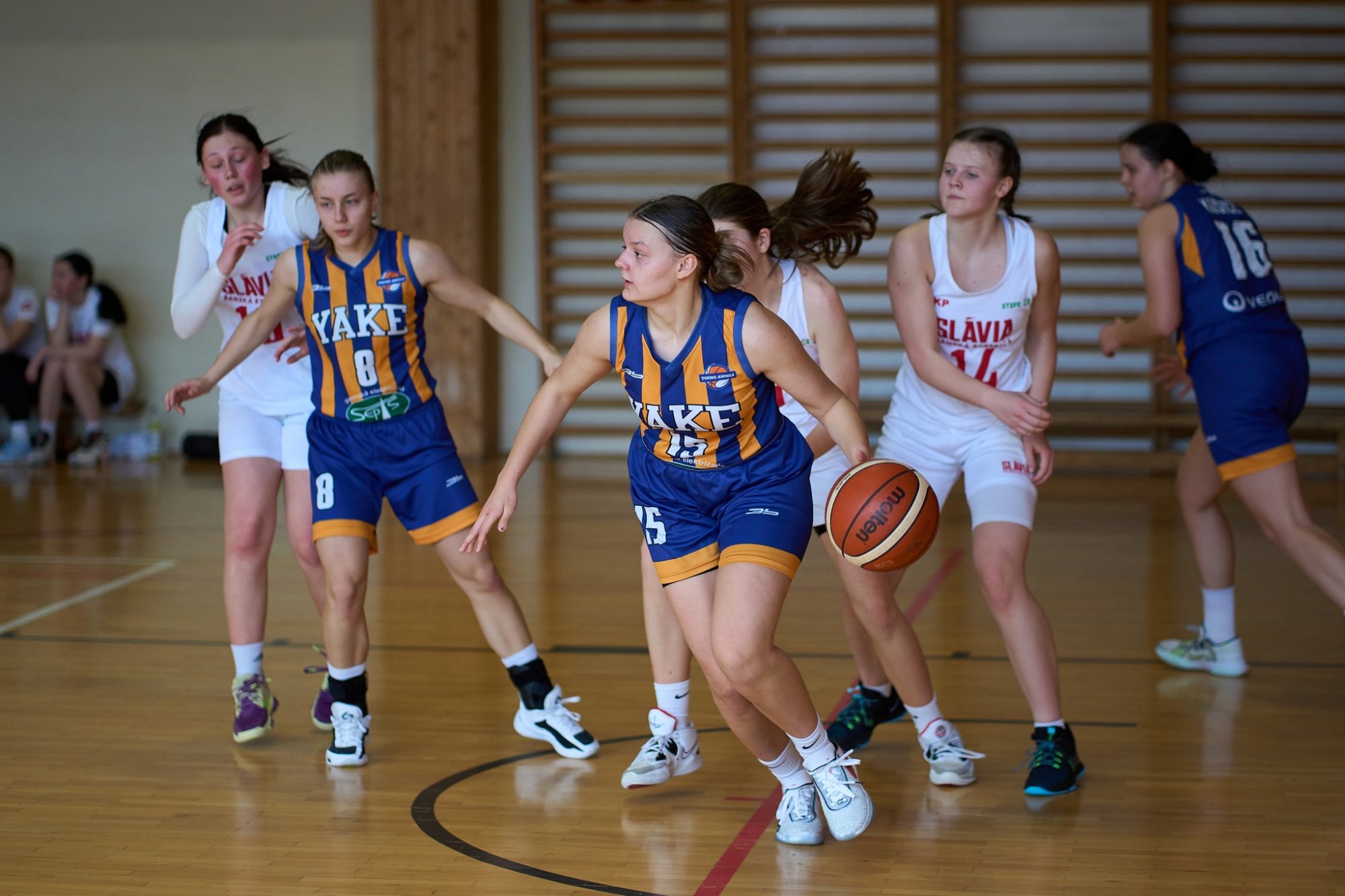 Young Angels potiahli za výhrami Molčíková s Hudecovou