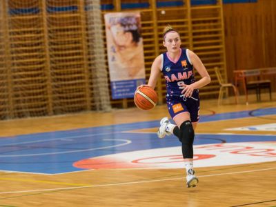 Kašperanová ostala osamotená, Drobná strieľala trojky pre Viki