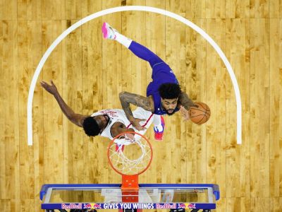 VIDEO: Nezastaviteľný Embiid sa blysol 53 bodmi