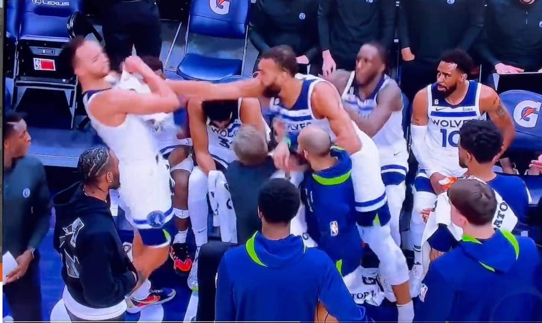 VIDEO: Rudy Gobert napadol počas time outu spoluhráča