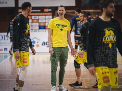 Bez dlahy na ruke, široký úsmev na tvári. Čo nám povedal k návratu Lapornik?