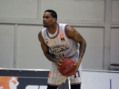Bude to ťažké, ale musíme nájsť cestu k úspechu a hrať tvrdšie, tvrdí Spišiak Aaron Thomas