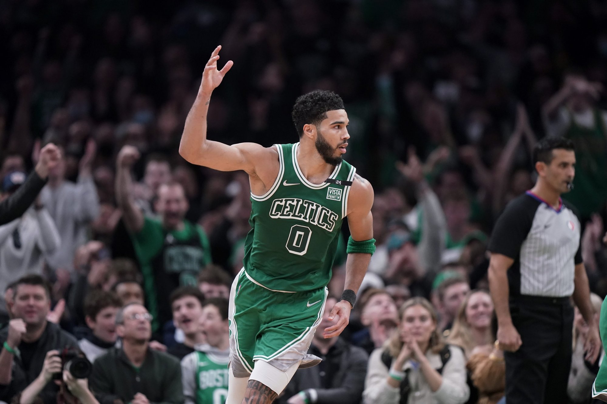 VIDEO/NBA play-off: Tatum zostrelil Philadelphiu v rozhodujúcom zápase 51 bodmi