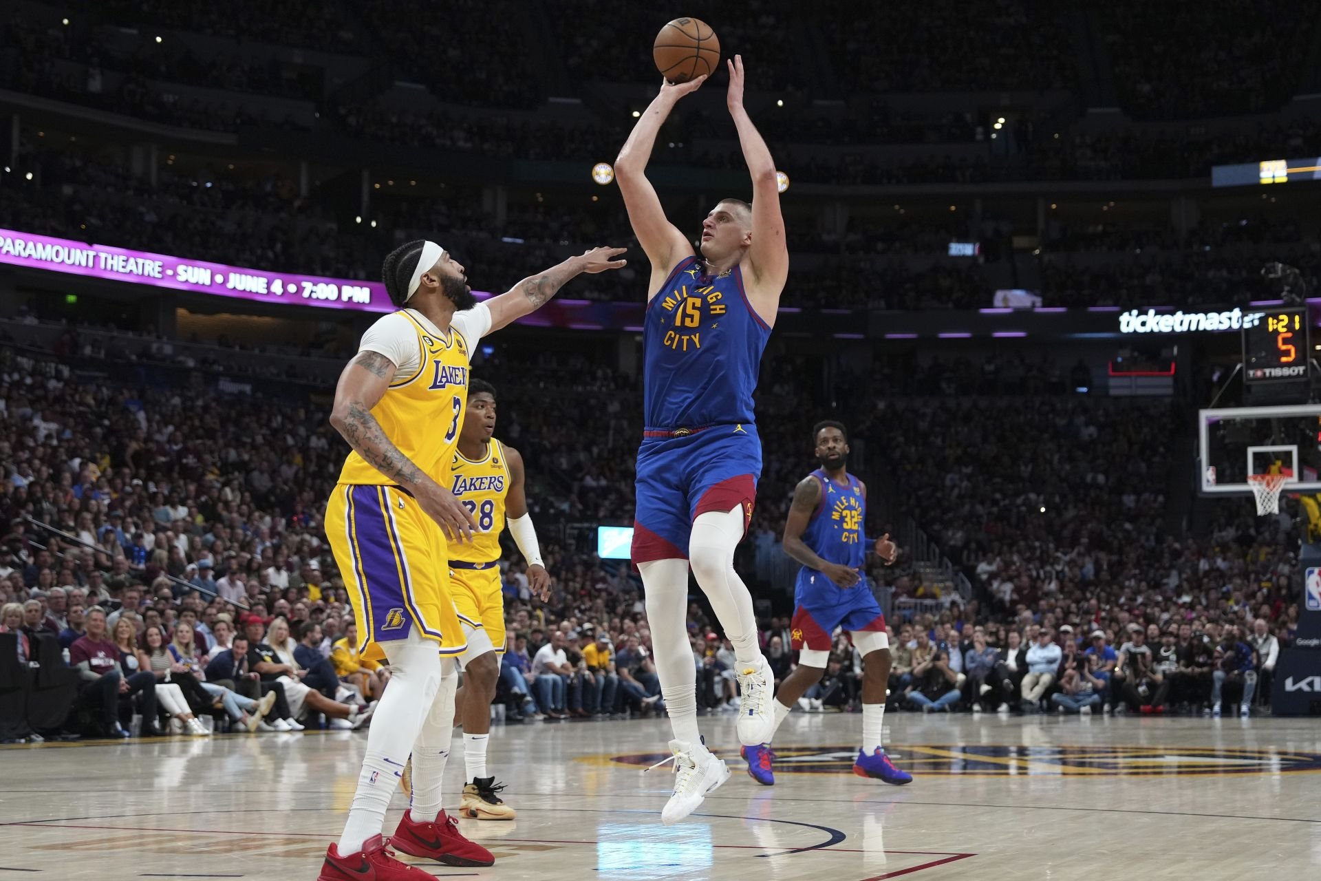 VIDEO/NBA play-off: Denver robí s Lakers krátky proces a vedie už 3:0 na zápasy