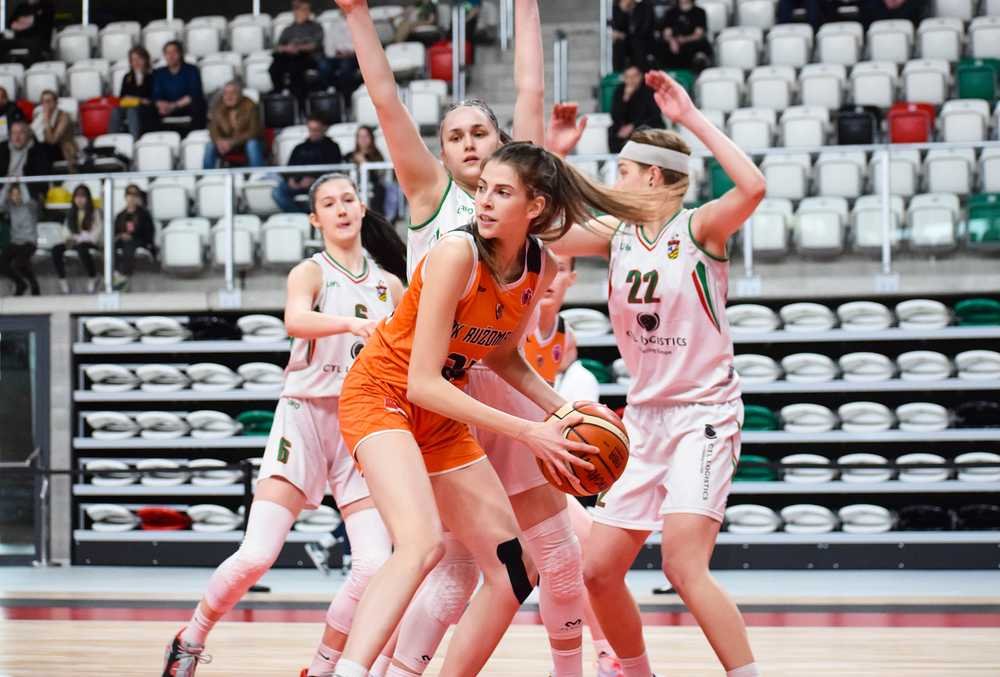 VIDEO/Final4 MELU15: Ružomberské dievčatá v zápase proti domácim neuspeli