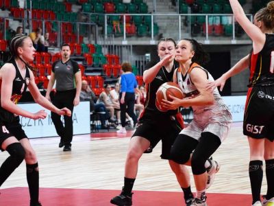 VIDEO/Final4 MELU15: Hradec vysoko zdolal Ružomberok