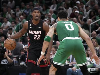 VIDEO/NBA play-off: Butler garantoval finále, Miami si už dopredu objednalo lietadlo do Denveru a jasne vyhralo v Bostone