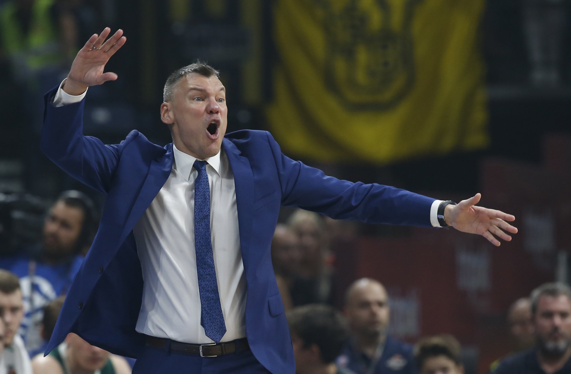 Realu chýbali hviezdy pre trest, v El Clásicu boli vylúčenia, buzzer beater či skvelé smeče