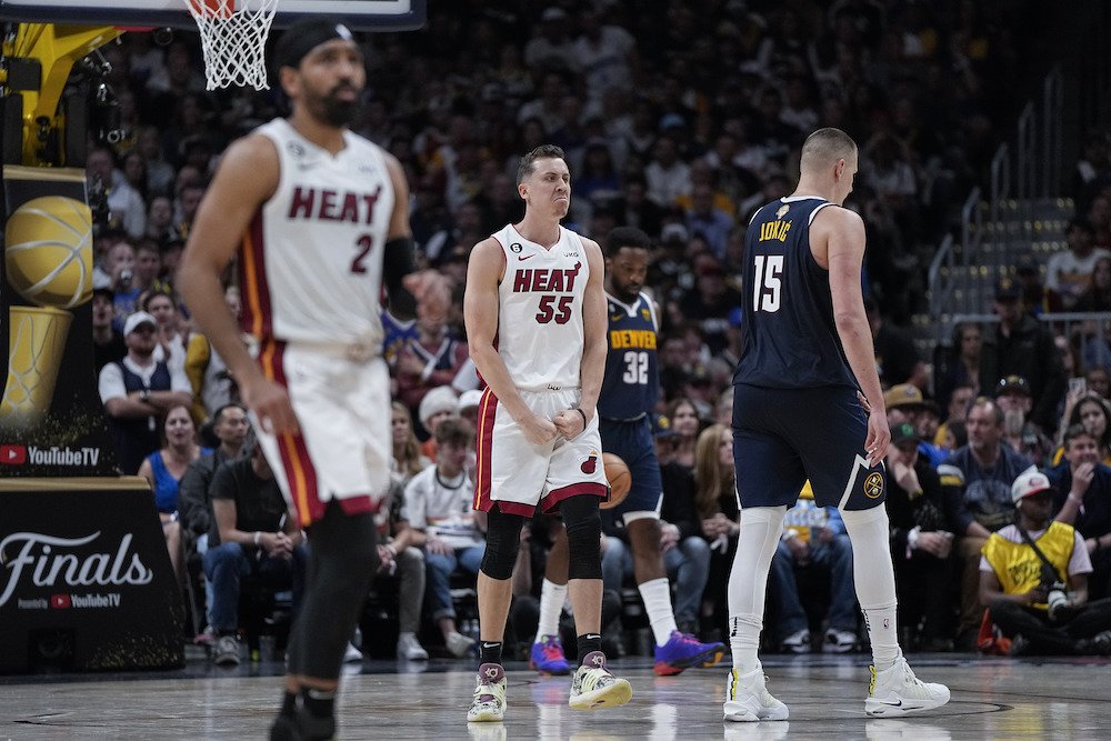 Nenávideli ho vlastní fanúšikovia, pred dvoma mesiacmi mal jednu z najhorších zmlúv v NBA, teraz rozhodol druhé finále
