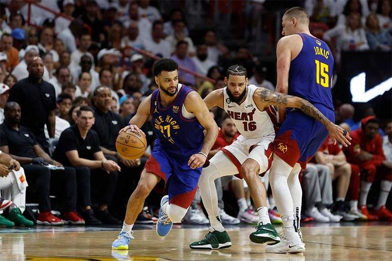 Vyhrávajú na rôzne spôsoby, vypočujte si podcast, prečo je Denver výhru od historického titulu v NBA