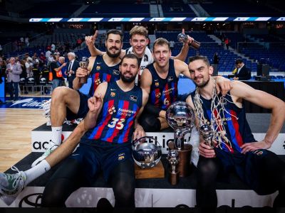 Veselý so Satoranským oslavujú titul s Barcelonou, ktorá zmietla Real Madrid