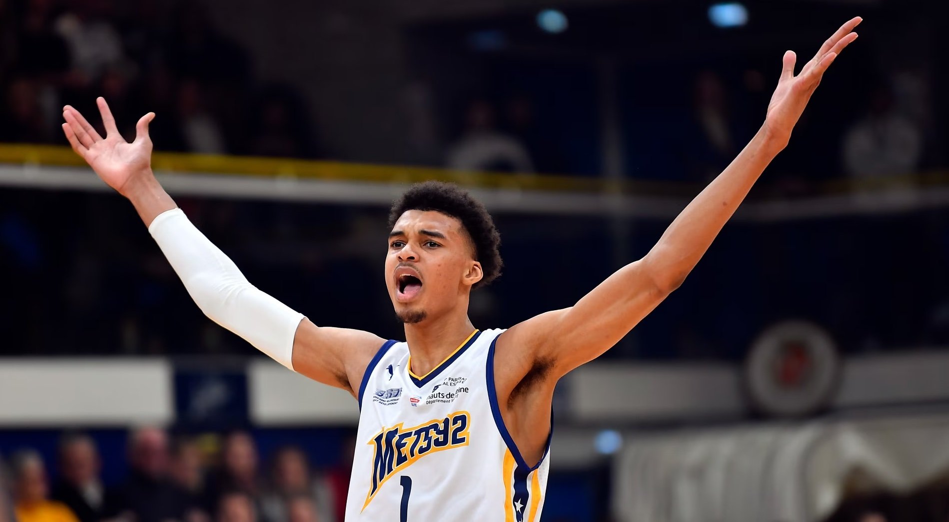 Smečuje ako Vince Carter, dribluje ako Kyrie Irving a trojky hádže ako Steph Curry