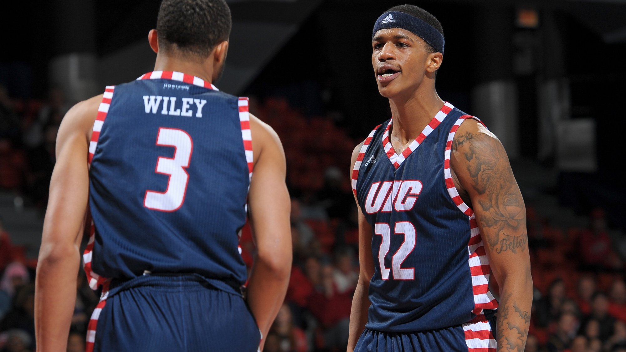 uicflames.com