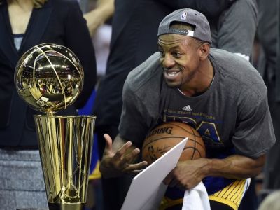 Začínal s Iversonom, vo finále NBA predčil aj LeBrona či Curryho