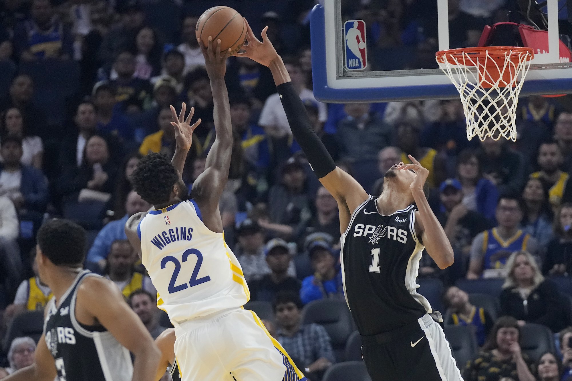 Na NBA sa rúti francúzsky obor! Za pár minút ukázal neuveriteľné veci
