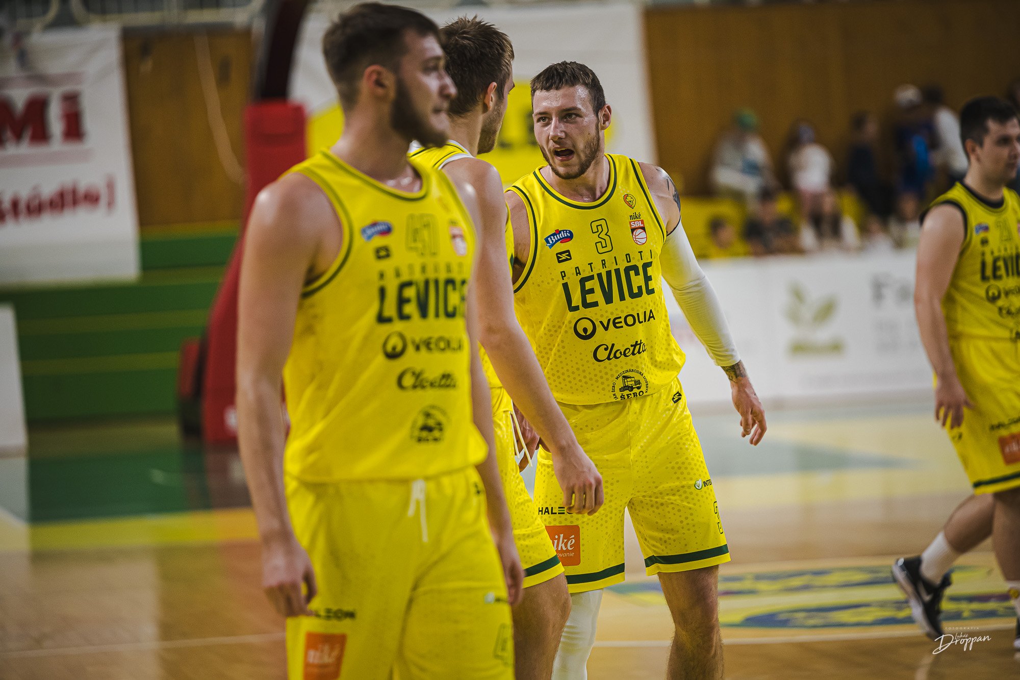 Levice a Spišiaci nastrieľali súperom stovku, štvrtá prehra Komárna za sebou