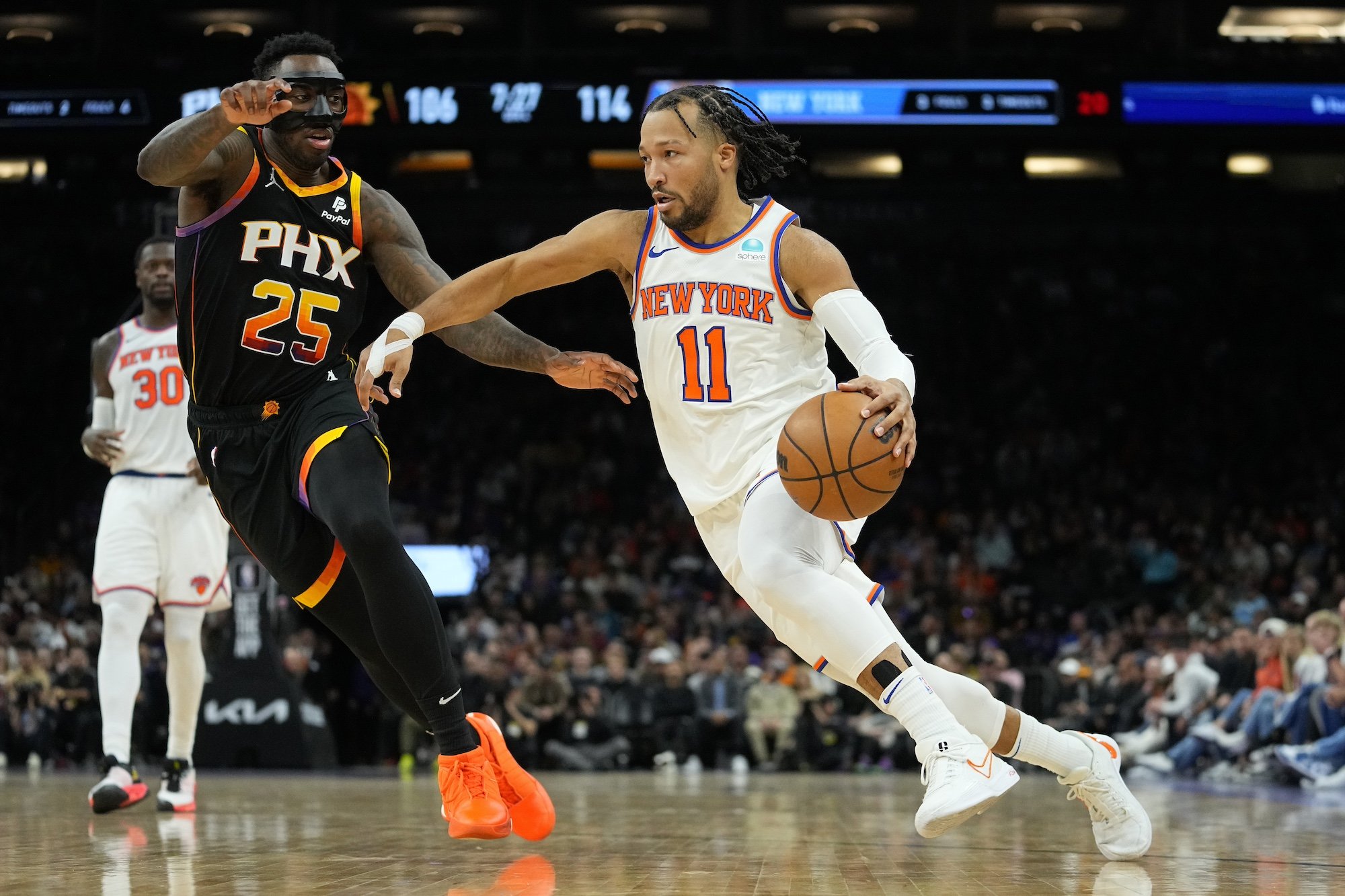 VIDEO: Brunson zostrelil Phoenix 50 bodmi a úžasnou streľbou, Spurs šokovali Lakers