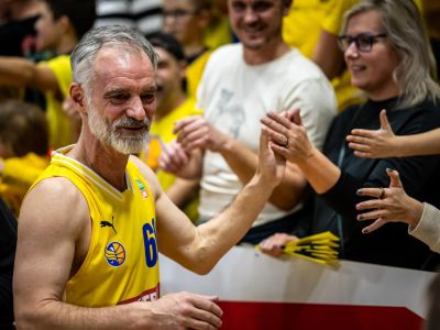 Už nechcem späť do umeleckého sveta, smial sa legendárny herec Trojan po debute v českej najvyššej súťaži