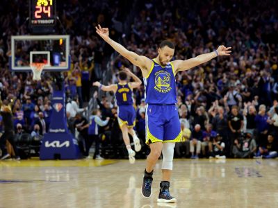 VIDEO: Curry parádne rozhodol. Dončič predčil favorita už úžasnou prvou štvrtinou