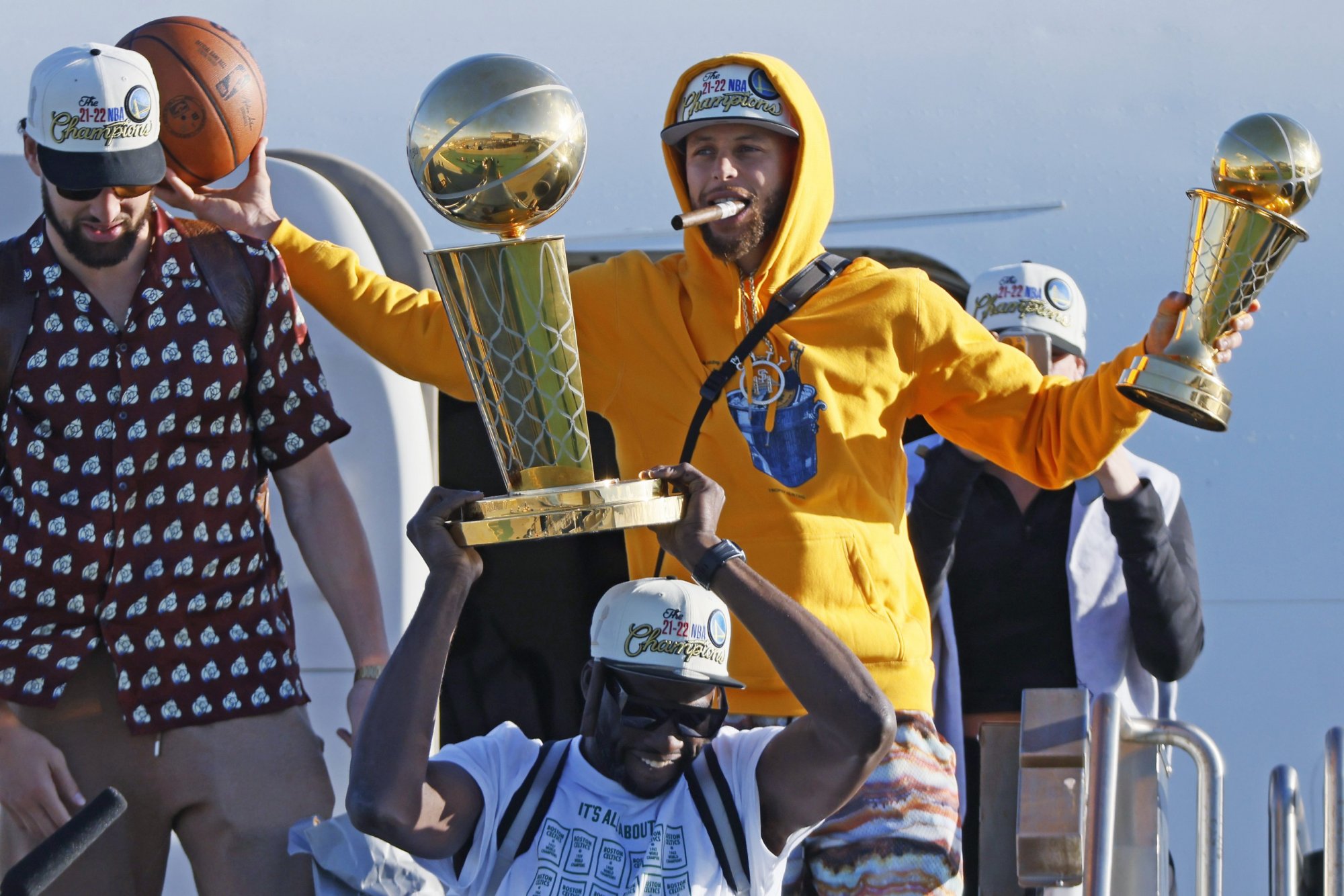 Bitka, tvrdé fauly, či vyhasnutá hviezda s 0 bodmi. Končí sa éra Golden State Warriors