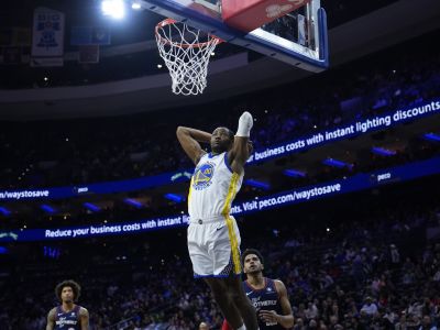 VIDEO: Golden State tuho bojujú, aby boli pred Lakers, Detroit prehral 67. zápas