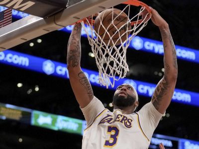VIDEO/NBA play-off: Anthony Davis udržal Lakers v hre, keď konečne zdolali Denver