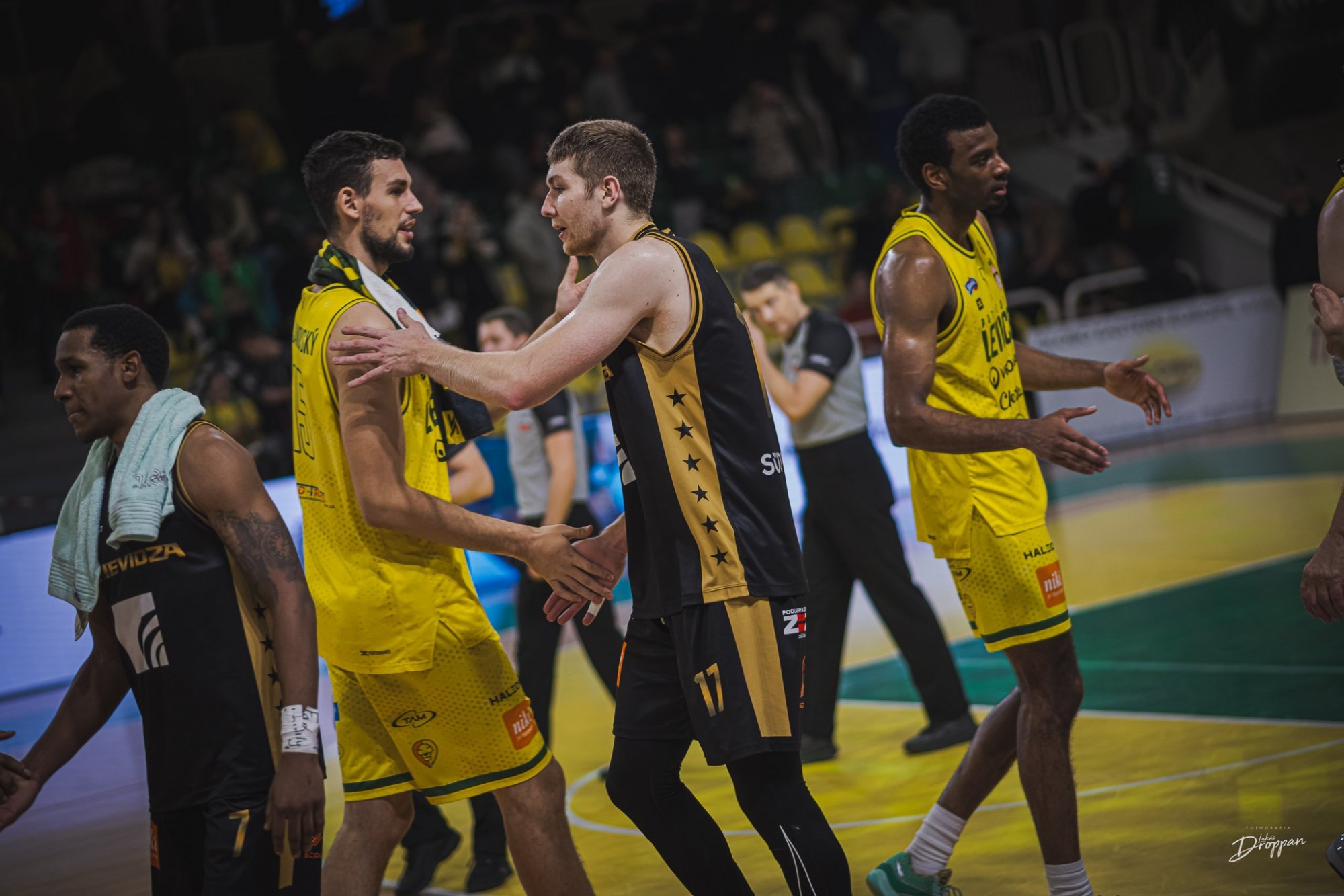 Striedačka Petra Tordu: Lučenec aj Inter môžu potrápiť favoritov, Rytieri majú viac skúseností a Komárno výhodu domáceho prostredia