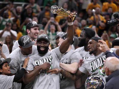 VIDEO/NBA play-off: Boston pretlačil Indianu, jasne ju vyradil a postúpil do finále