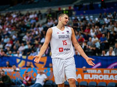 Jokič vyučoval Wembanyamu, vicemajstri sveta v prvom prípravnom zápase úspešní