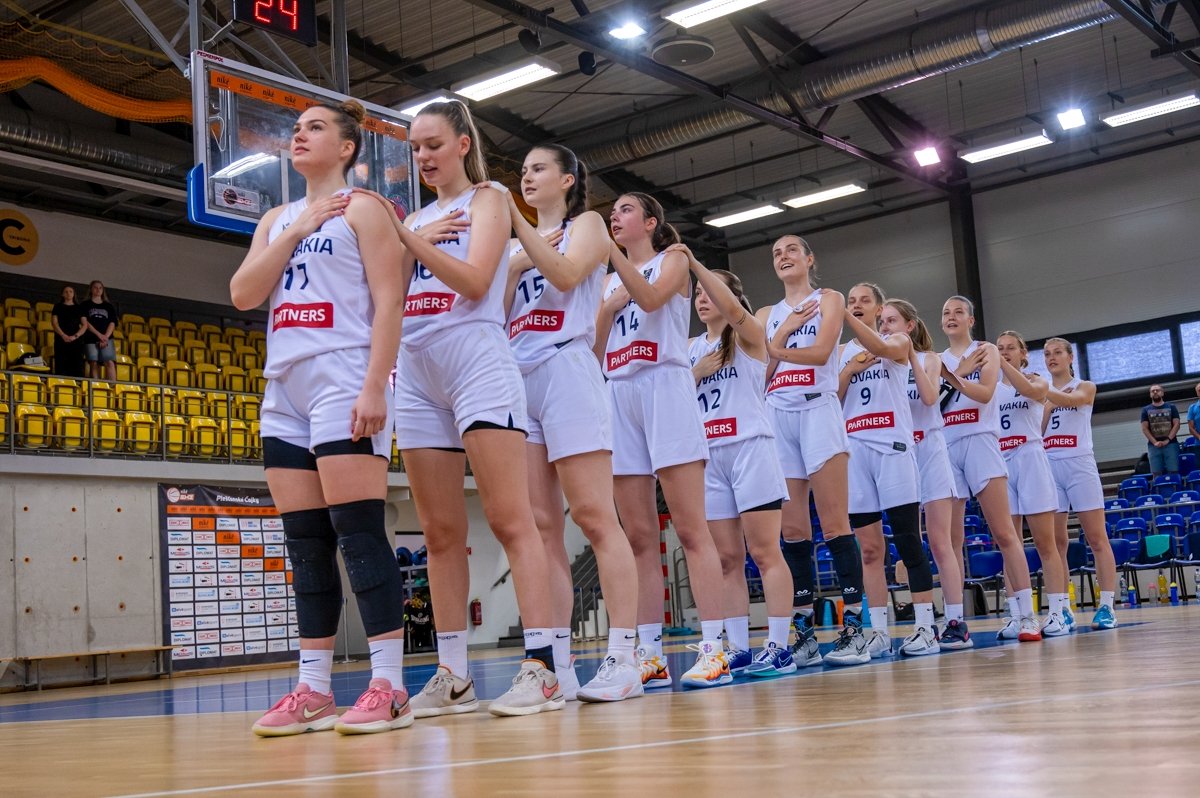 Slovensky do 20 rokov otočili v príprave proti Rakúšankám