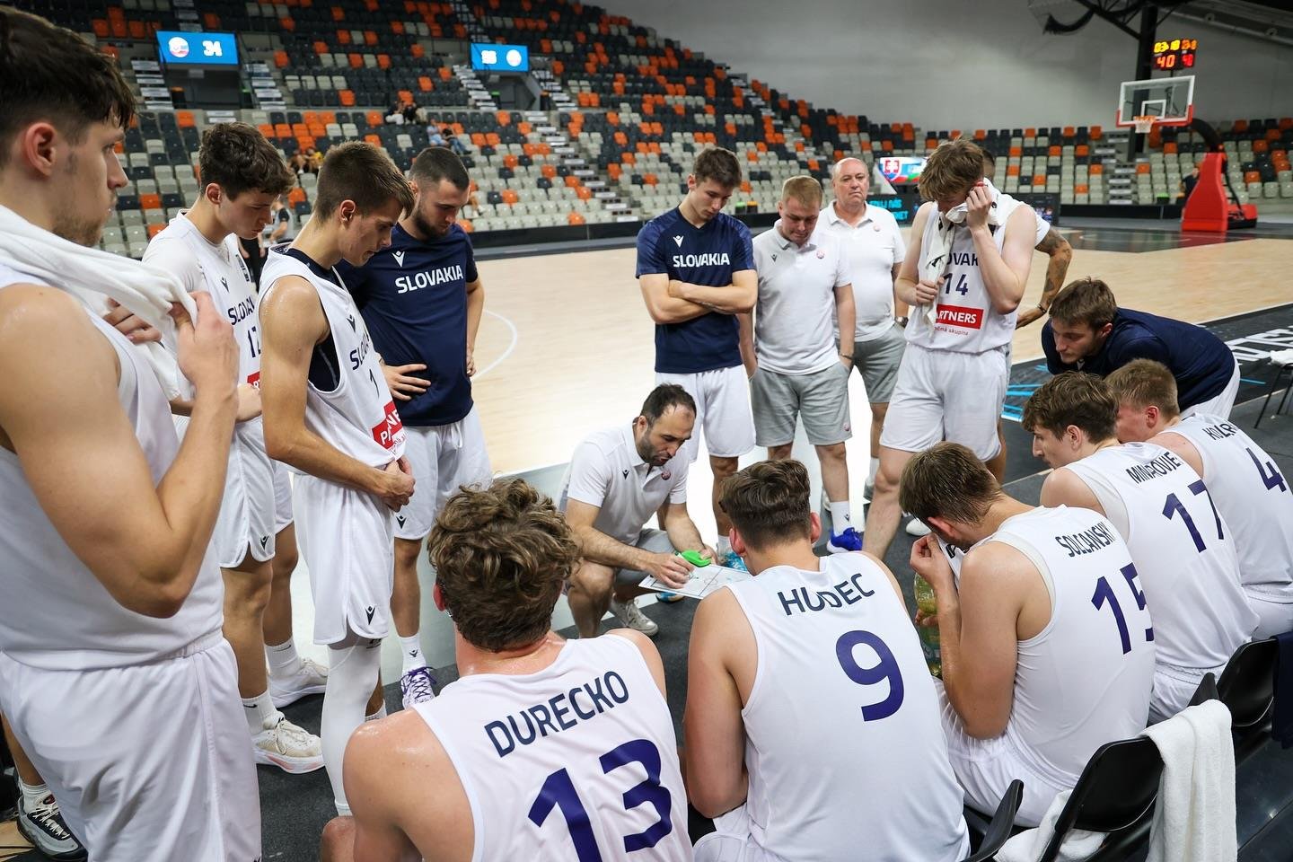 Mužská U20-ka už je na mieste určenia, zajtra ju čaká Fínsko