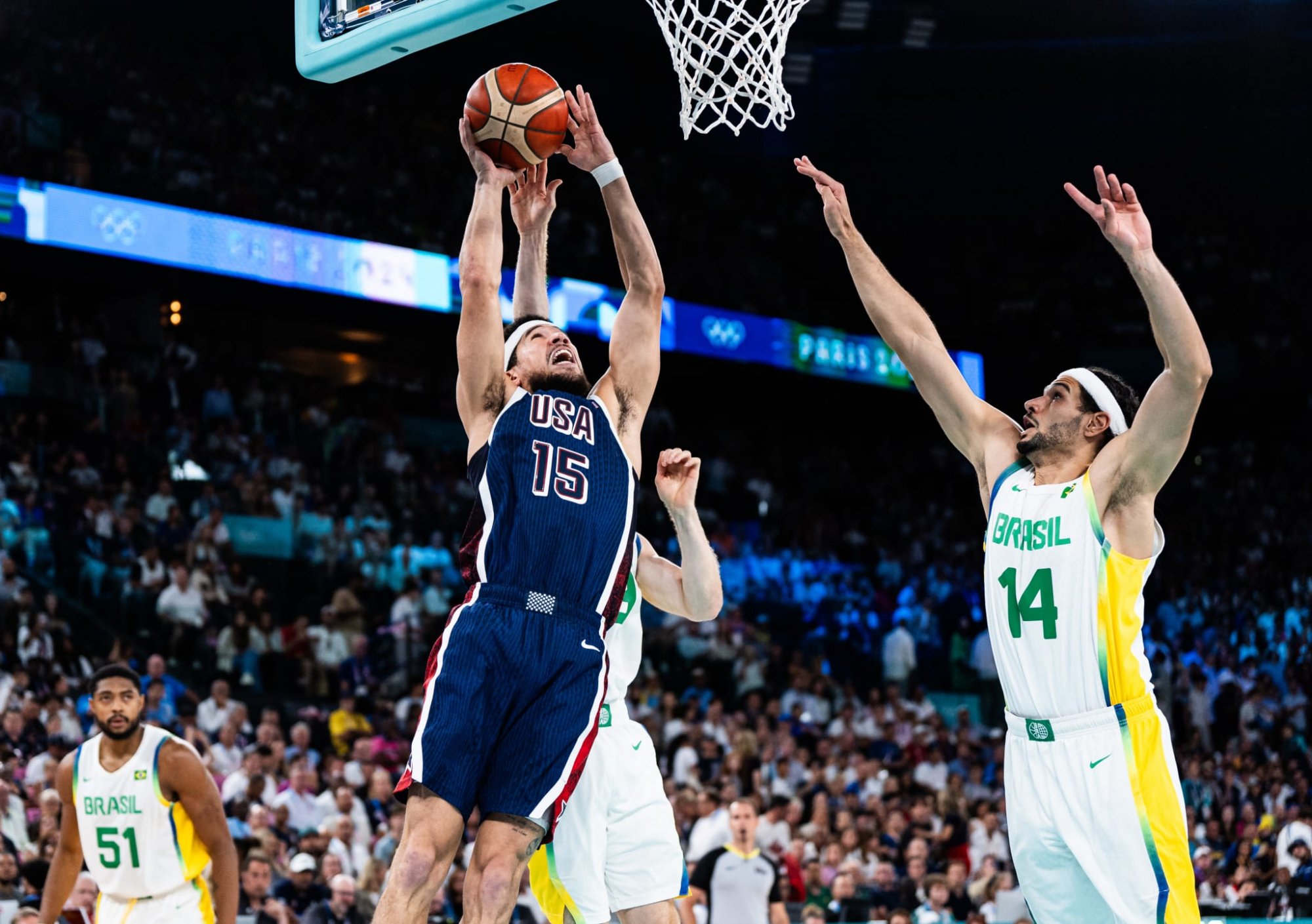 VIDEO/OH’24: USA ako nôž maslom, Yabusele a Cordinier potiahli Francúzov, Srbi po predĺžení a Nemci postupujú tiež