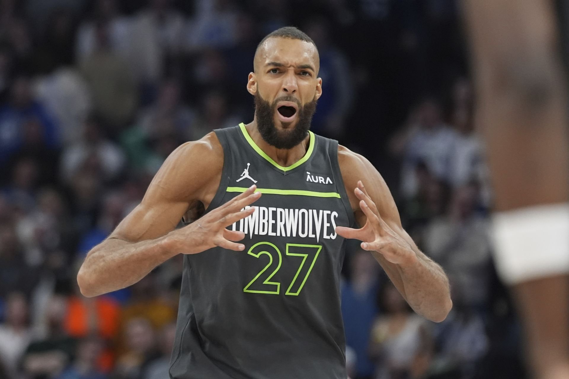 Shaq ho nazval najhorším basketbalistom histórie NBA, pritom pravidelne vyhráva ceny