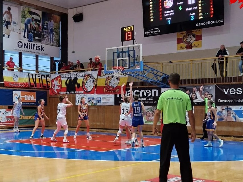 YOUNG ANGELS s treťou priečkou na turnaji v Hradci Králové