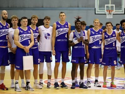 VIDEO: Rytierom v Lotyšsku ruže nezakvitli