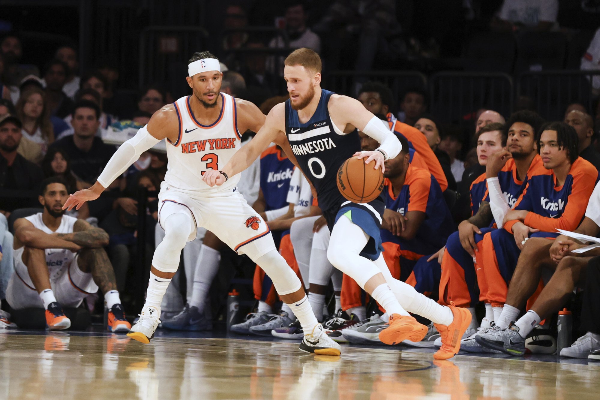 Dráma v New Yorku. Niekdajší líder vykrikoval po tréneroch a s jedným z nich mal potýčku