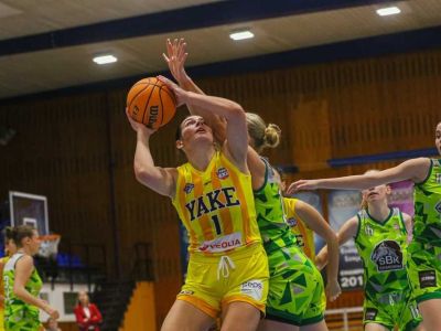 FOTO: Young Angels sa štvrtinu trápili so Šamorínom, ďalšie tri duely mali jasný priebeh