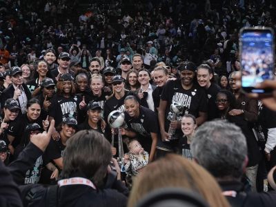 Kontroverzný záver ženskej NBA, Minnesota cíti, že ju obrali o titul. Ozval sa aj LeBron James