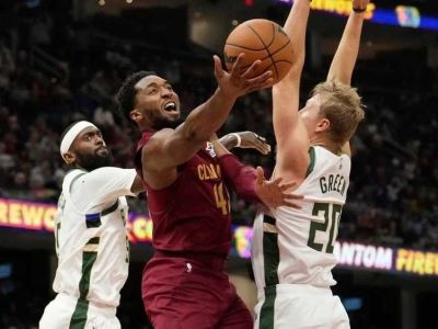 VIDEO: Kríza Milwaukee sa prehlbuje, kleslo na posledné miesto, Cleveland je zas prvý