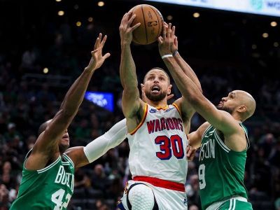 VIDEO: Golden State šokovalo Boston, oslabený Denver pretlačil vedúce OKC