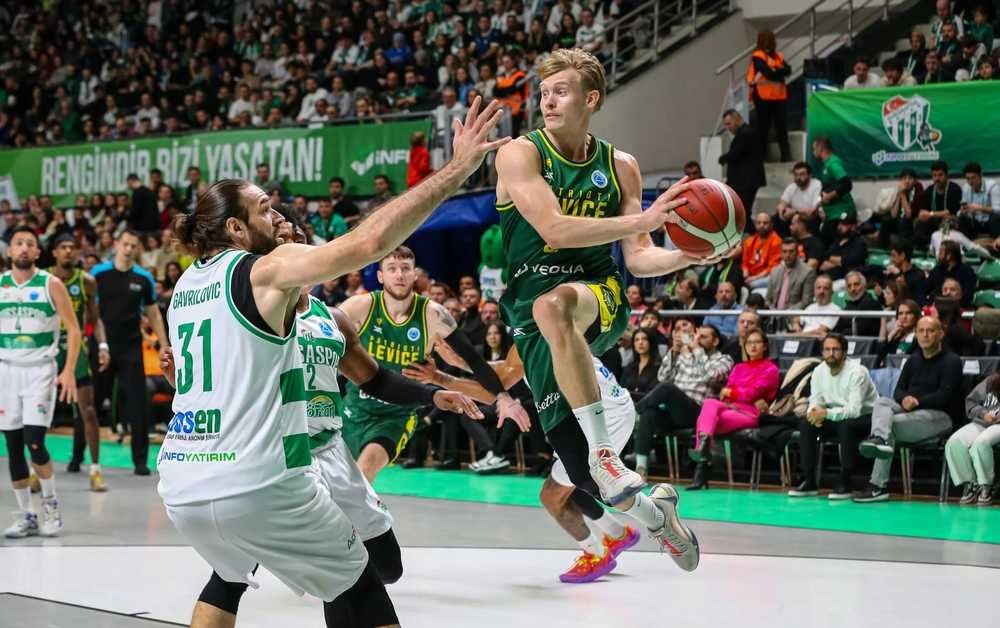 FOTO/VIDEO: Patrioti začali veľmi zle, ale bolo z toho veľké víťazstvo